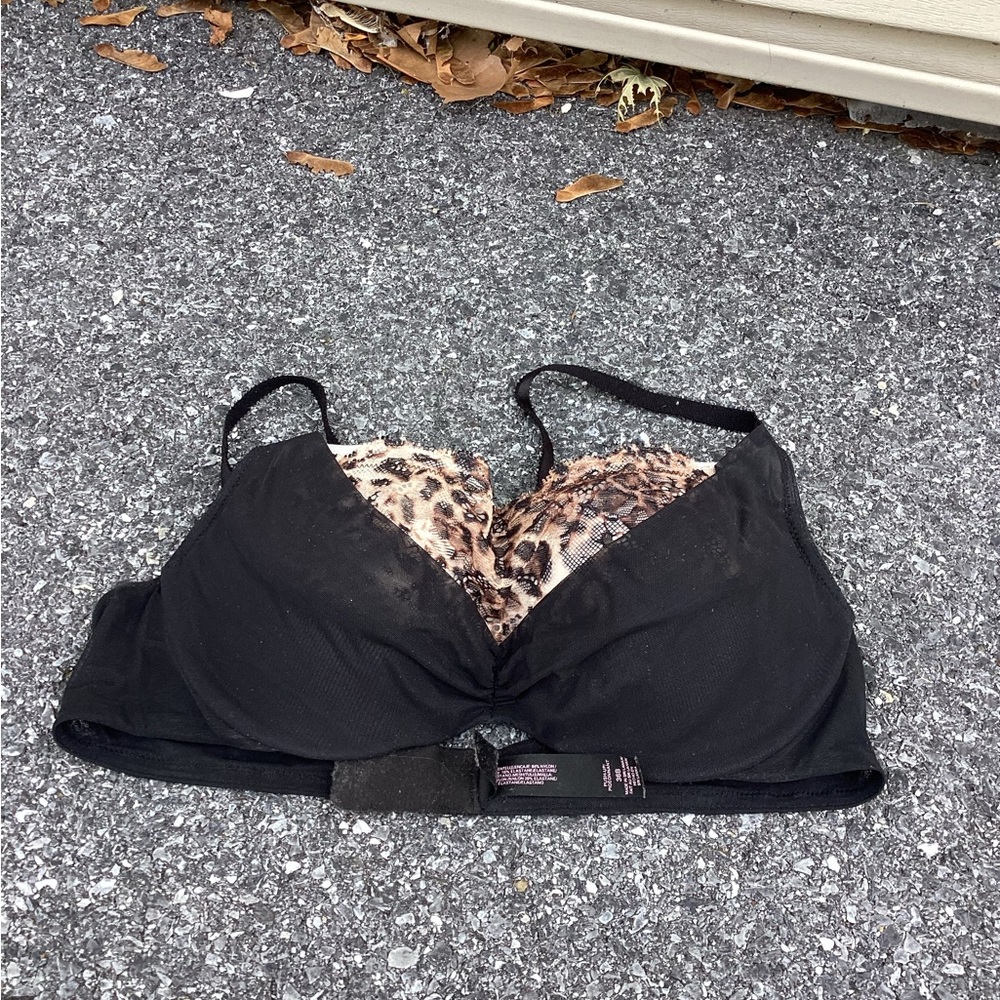 Women’s Victoria’s Secret push-up bra 34B